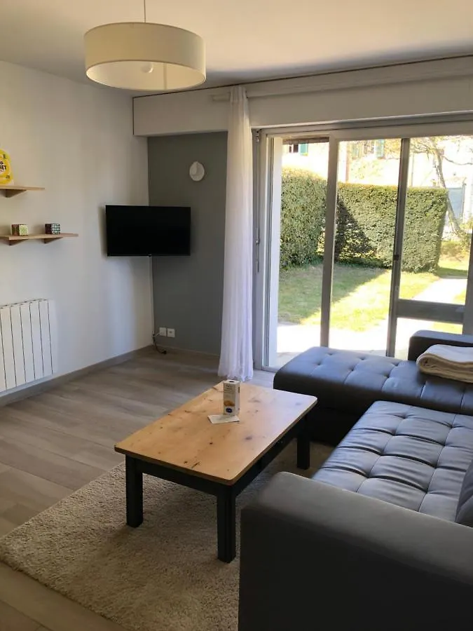 Appartement Renove En Duplex A Proximite Du Centre Le Palais 0*,  France